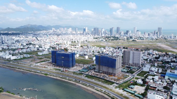 Các dự án nhà đất, khu đô thị ở Nha Trang đang được triển khai nhưng vẫn còn chậm vì vướng quy hoạch chưa hoàn thiện, phê duyệt.